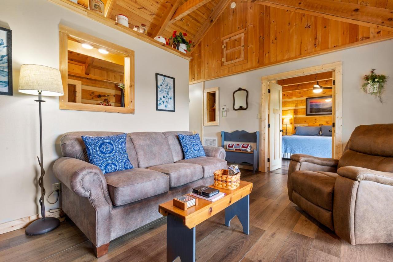 Nestled Inn McCookville 외부 사진