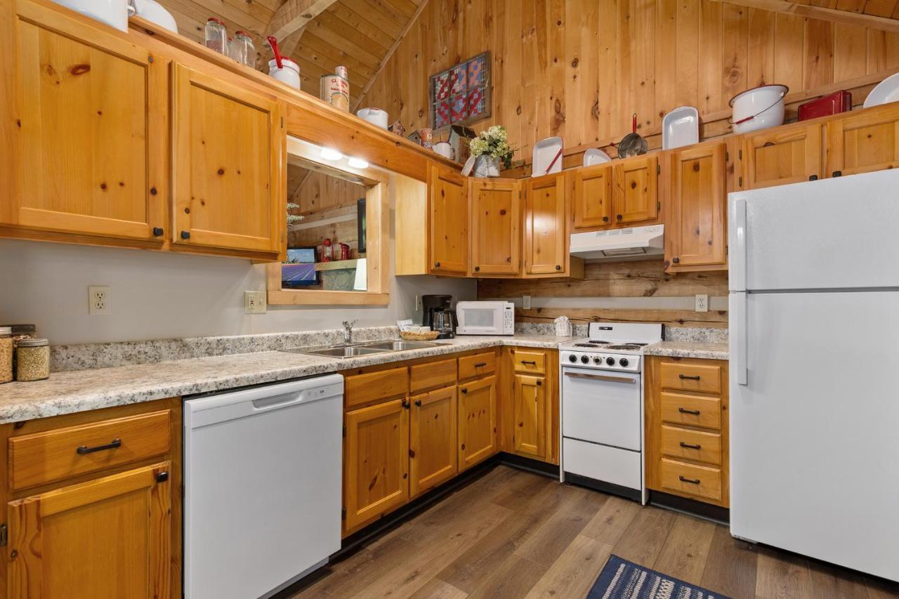 Nestled Inn McCookville 외부 사진